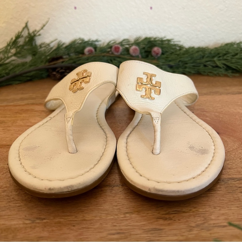 TORY BURCH OFF WHITE Flat LOGO leather Thong Sandals Shoes Size 7 M - Picture 3 of 12